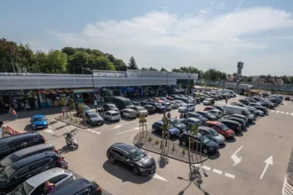 Ławica Shopping Park